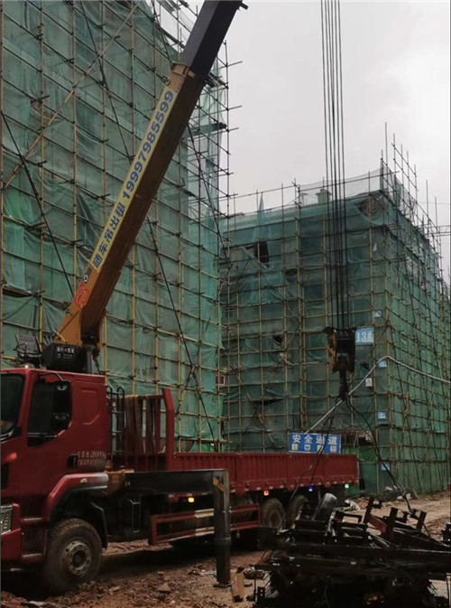 屯溪区“慢工细活”—— 吊车的 “微动控制” 技术